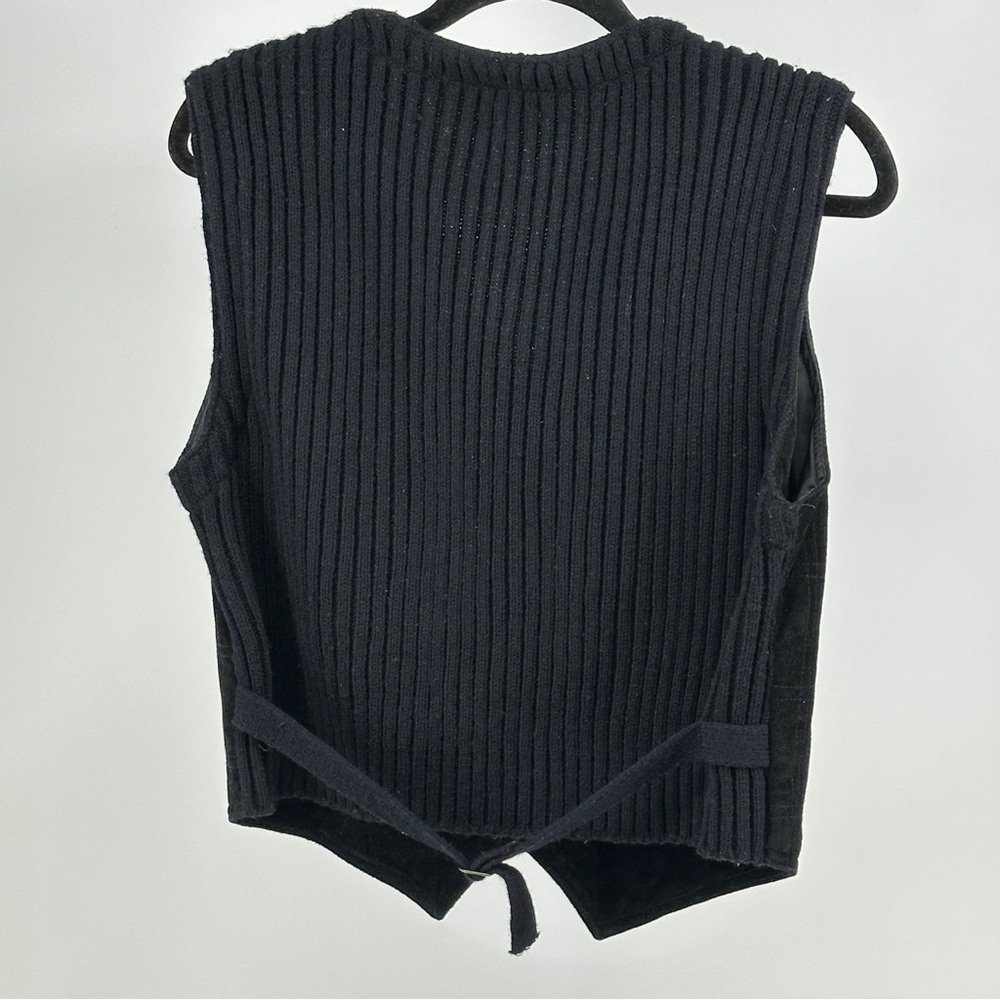 Women’s Large Black Suede Knit Button-Up Vest Monochrome Contemporary - Picture 9 of 9